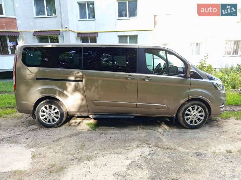 Ford Tourneo Custom 2019