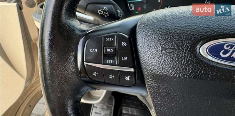 Ford Tourneo Custom 2019