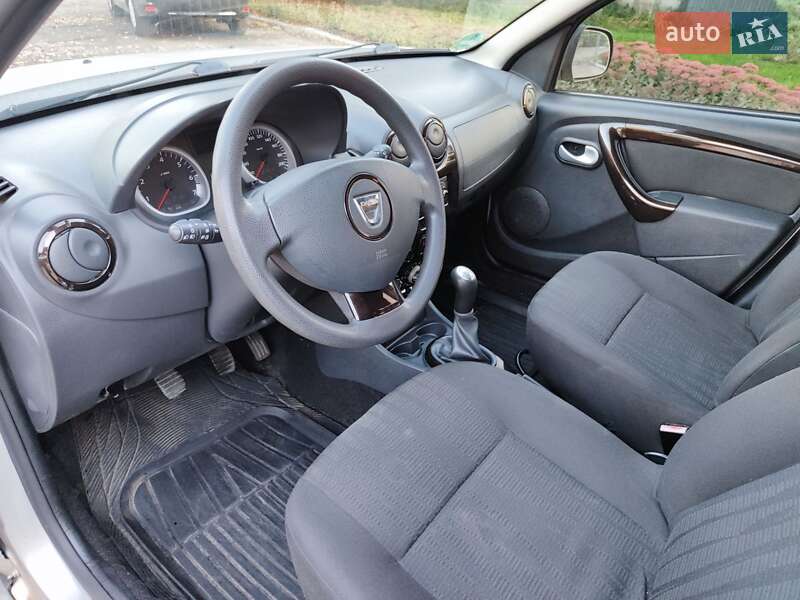Dacia Duster 2011