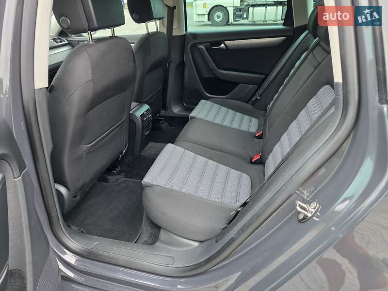 Volkswagen Passat 2011