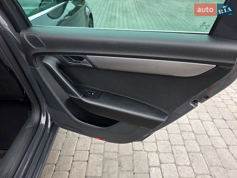 Volkswagen Passat 2011