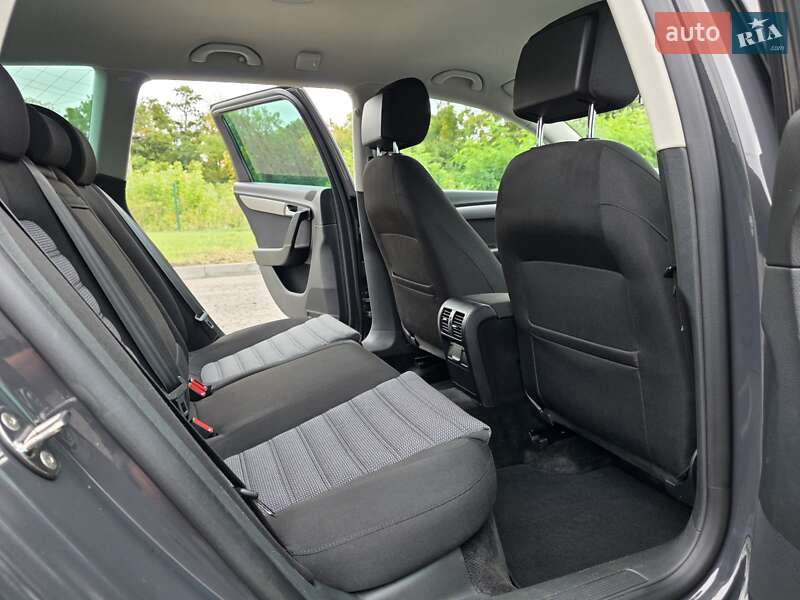 Volkswagen Passat 2011