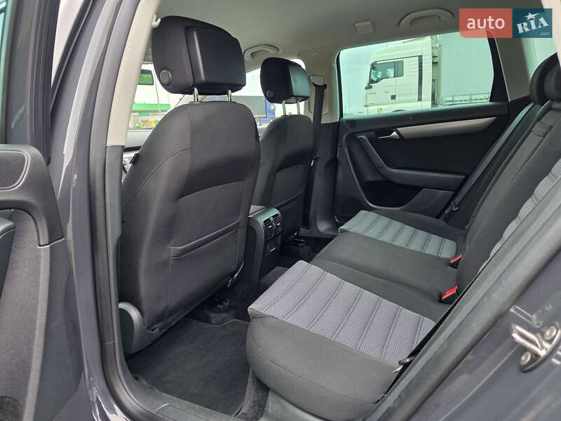 Volkswagen Passat 2011