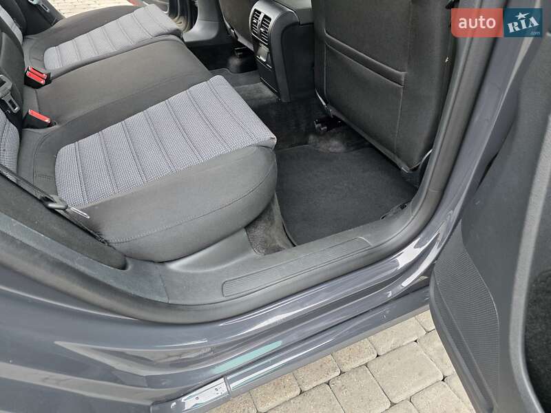 Volkswagen Passat 2011