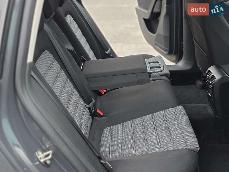 Volkswagen Passat 2011