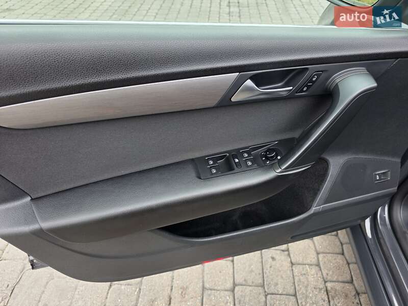 Volkswagen Passat 2011