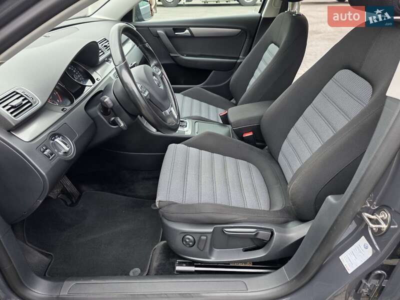 Volkswagen Passat 2011