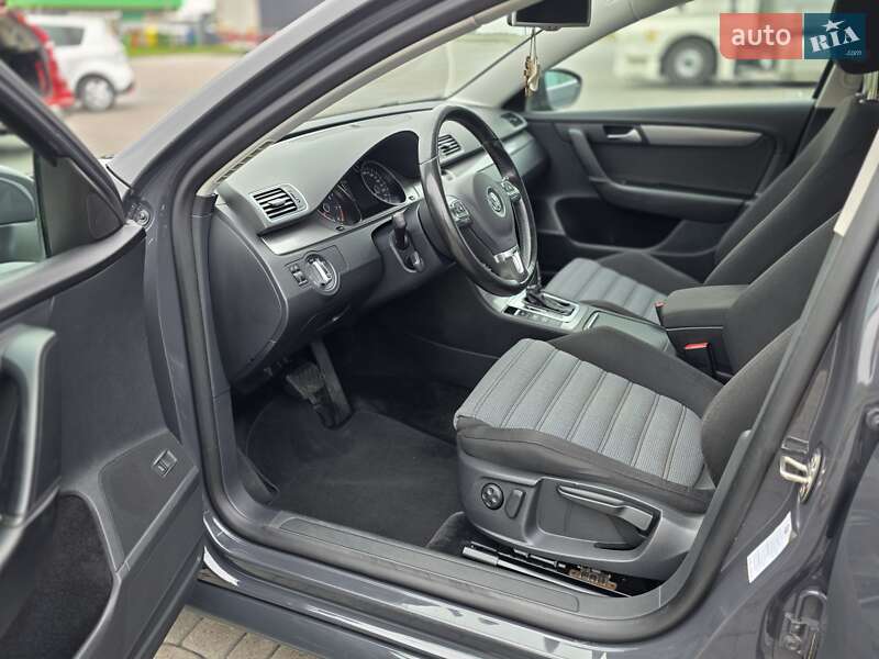 Volkswagen Passat 2011