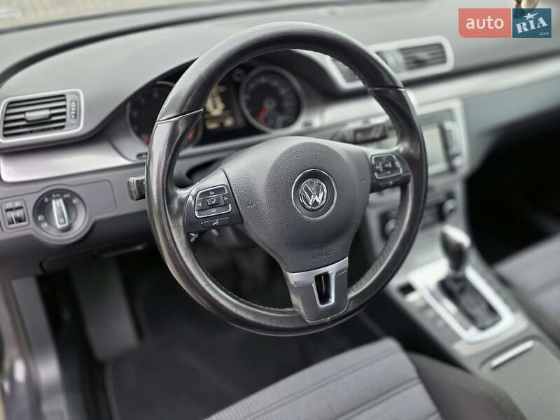 Volkswagen Passat 2011