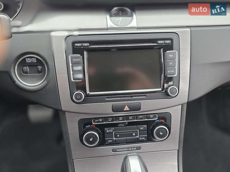 Volkswagen Passat 2011