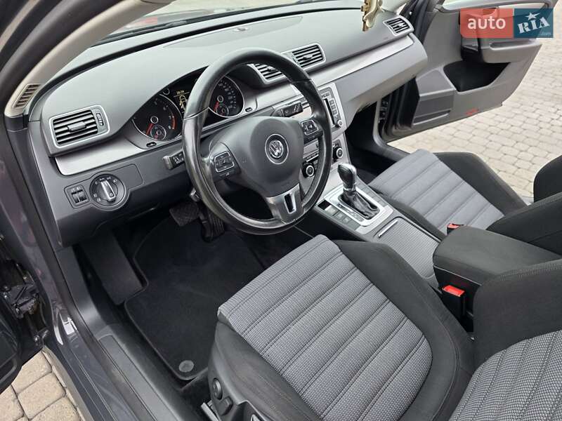 Volkswagen Passat 2011