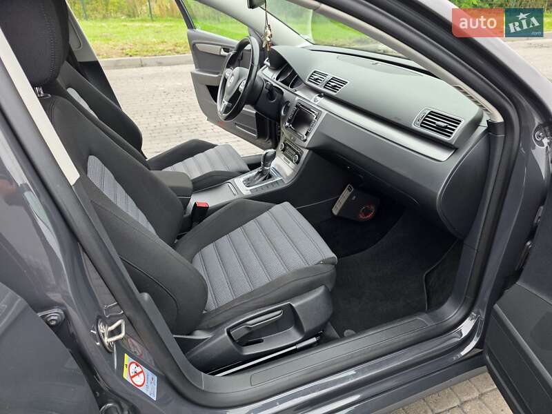 Volkswagen Passat 2011