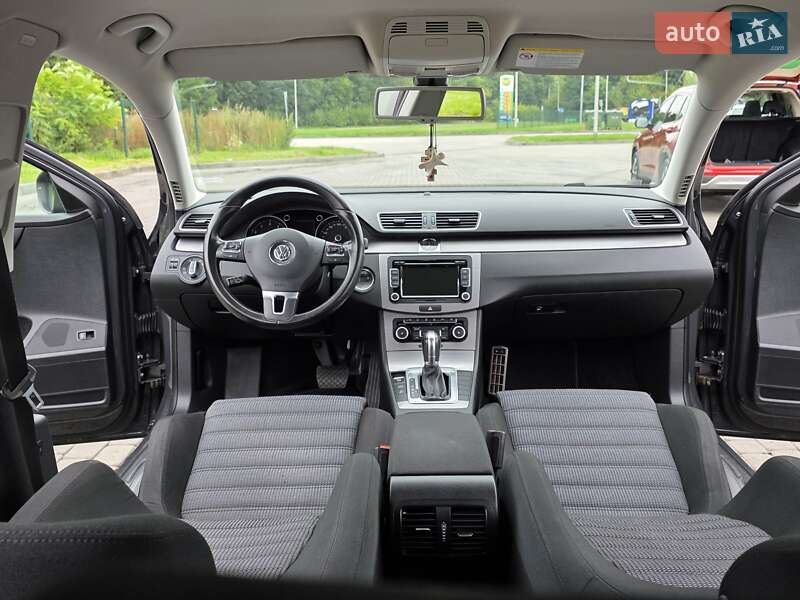 Volkswagen Passat 2011