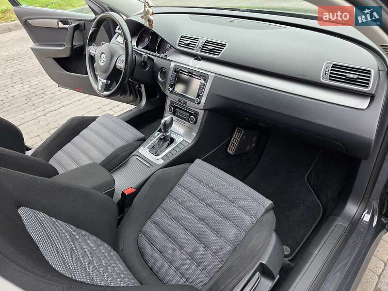 Volkswagen Passat 2011