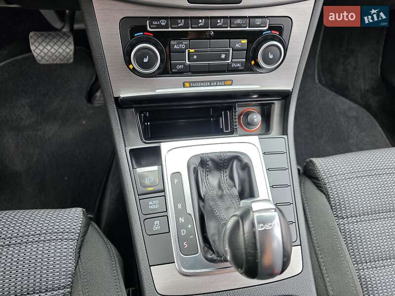 Volkswagen Passat 2011