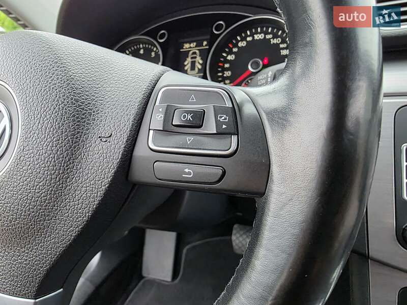 Volkswagen Passat 2011