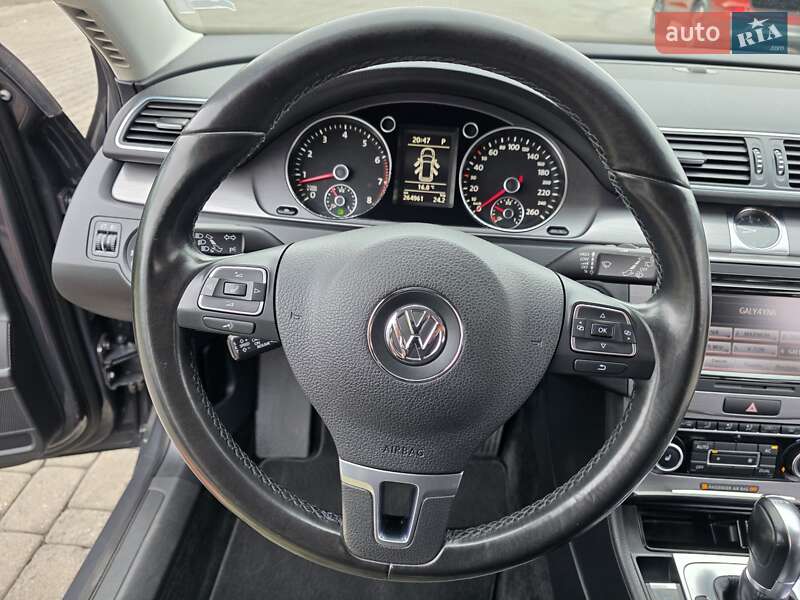 Volkswagen Passat 2011