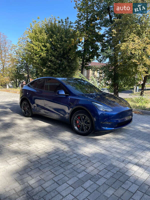 Tesla-0