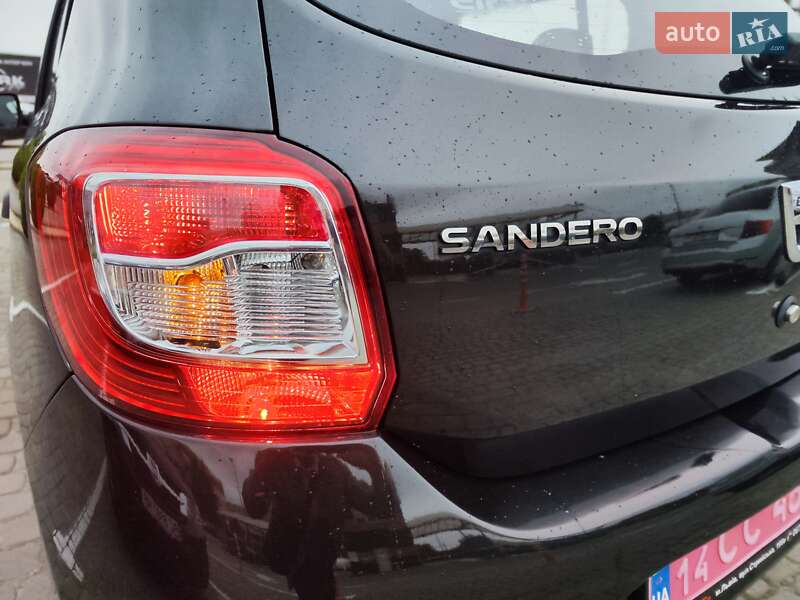 Dacia Sandero 2015