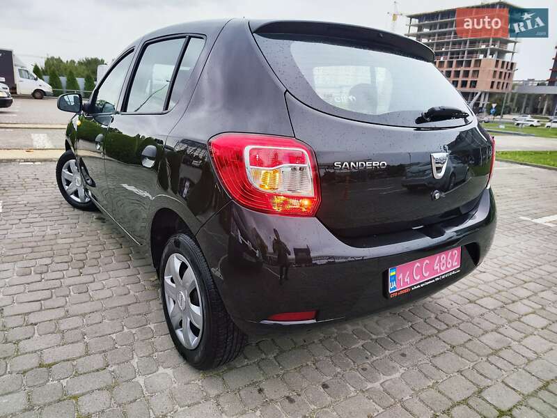 Dacia Sandero 2015