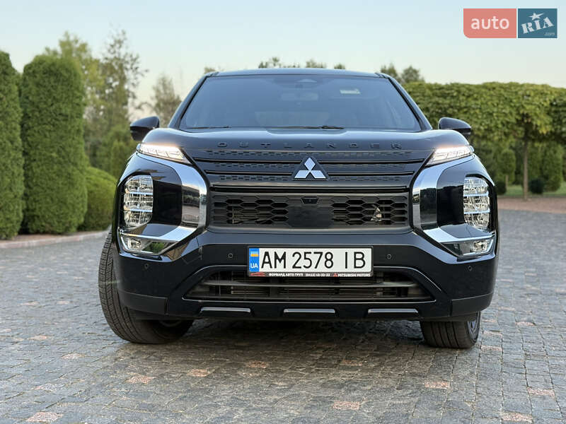 Mitsubishi Outlander 2024