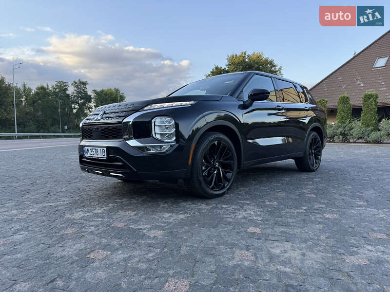 Mitsubishi Outlander 2024