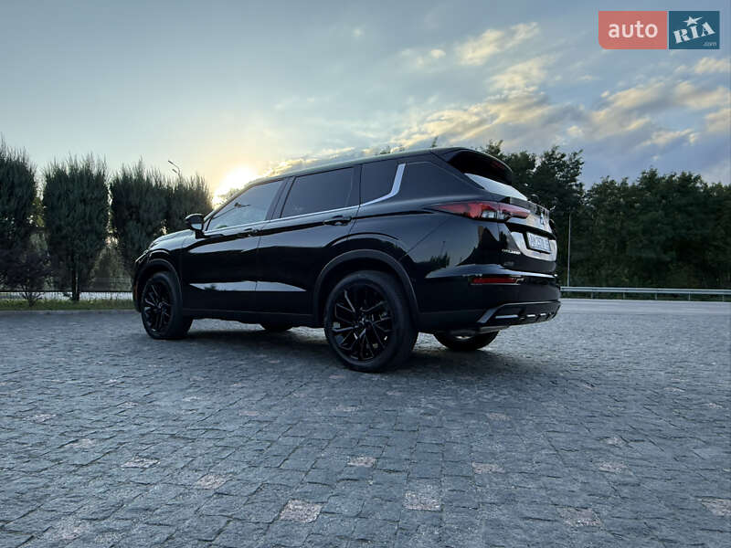 Mitsubishi Outlander 2024