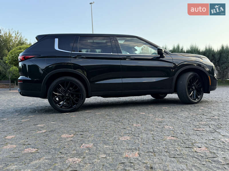 Mitsubishi Outlander 2024