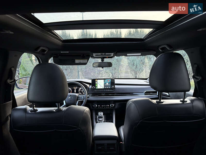 Mitsubishi Outlander 2024