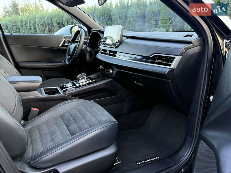 Mitsubishi Outlander 2024