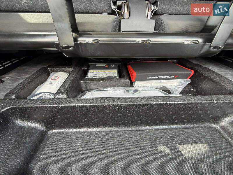 Mitsubishi Outlander 2024