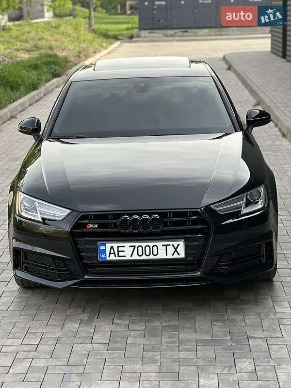 Audi-3