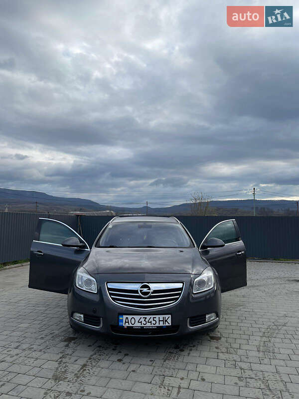 Opel Insignia 2011