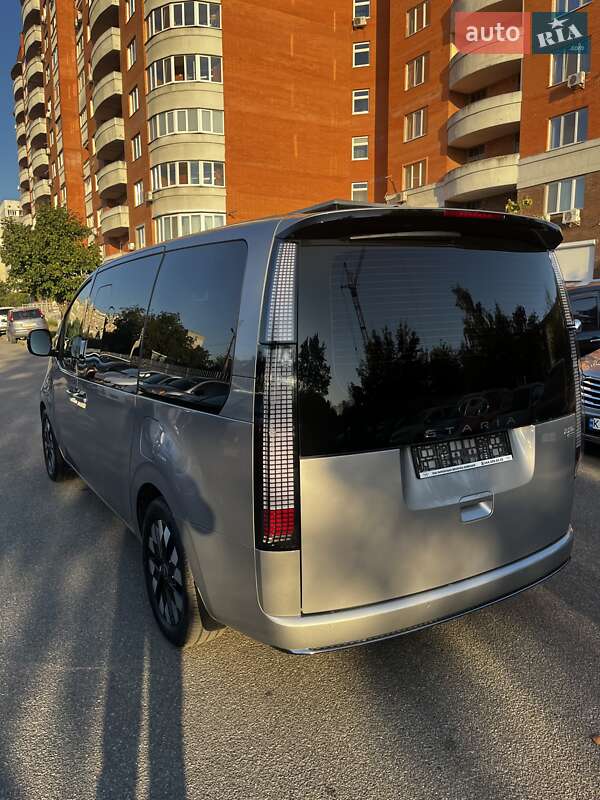 Hyundai Staria 2024