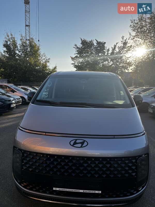 Hyundai Staria 2024