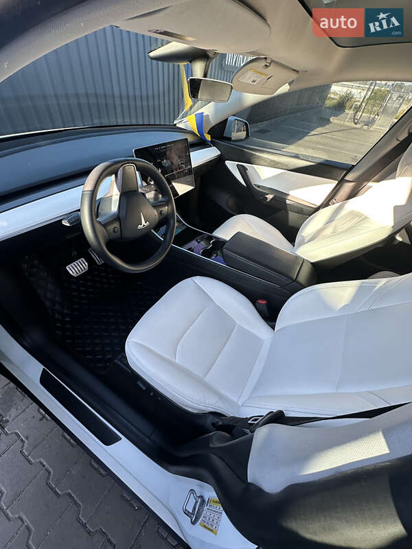 Tesla Model Y 2020