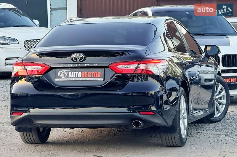 Toyota Camry 2019