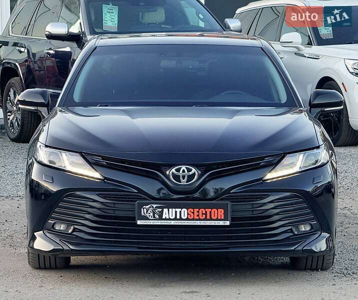 Toyota Camry 2019
