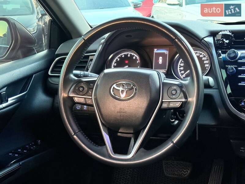 Toyota Camry 2019
