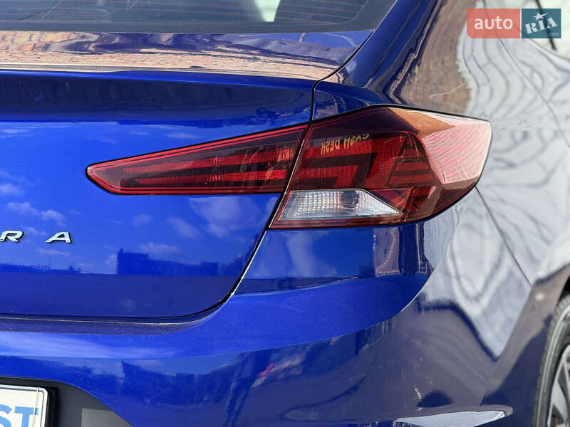 Hyundai Elantra 2019