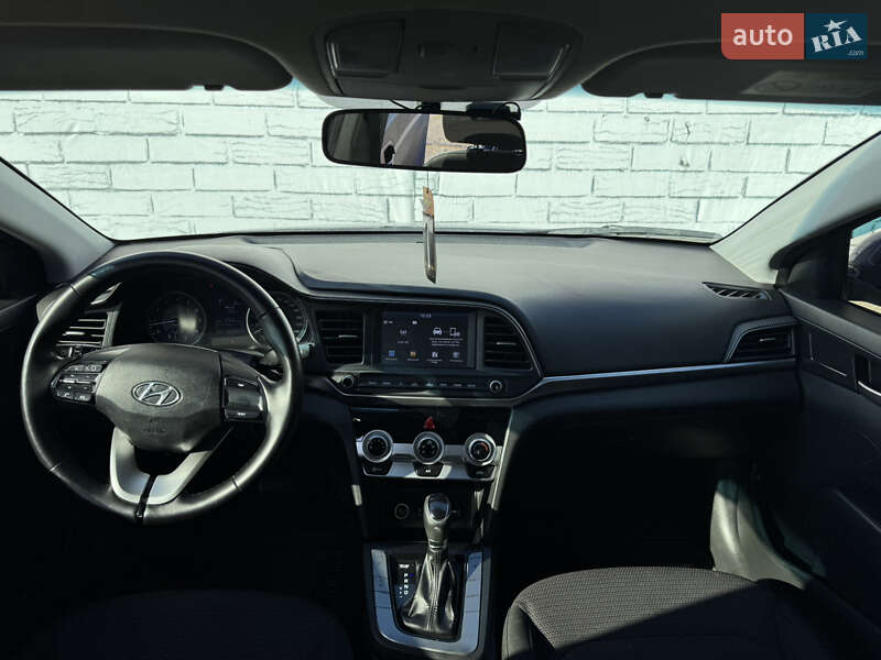 Hyundai Elantra 2019