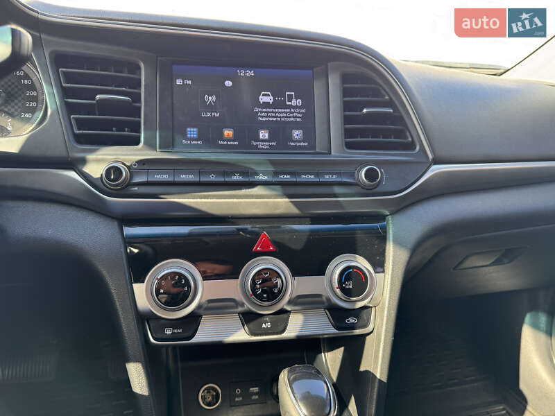 Hyundai Elantra 2019