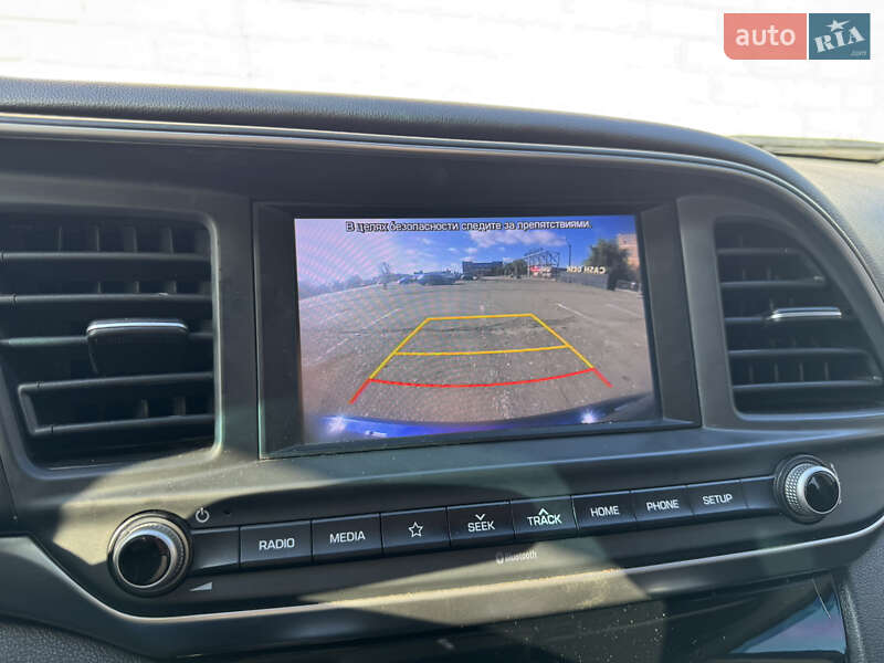 Hyundai Elantra 2019