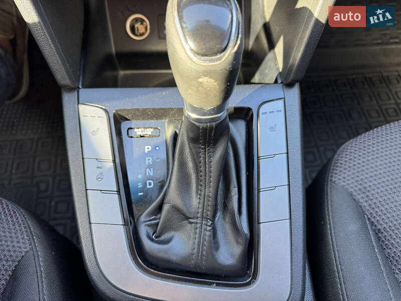 Hyundai Elantra 2019