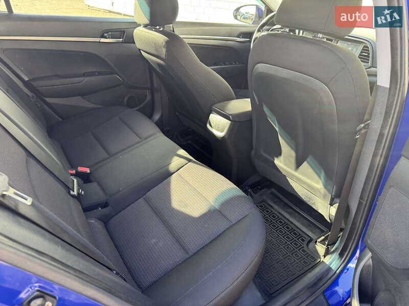 Hyundai Elantra 2019