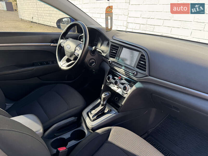 Hyundai Elantra 2019