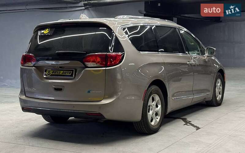 Chrysler Pacifica 2017
