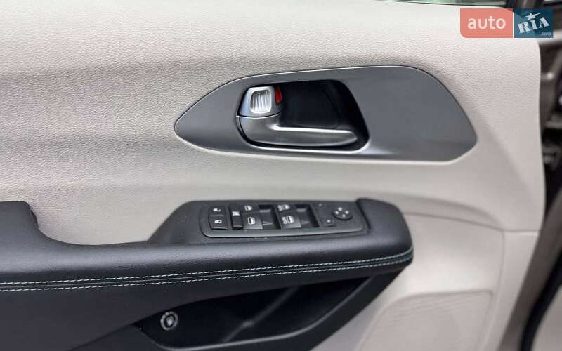 Chrysler Pacifica 2017