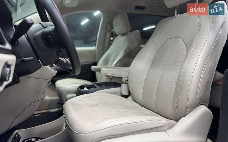 Chrysler Pacifica 2017