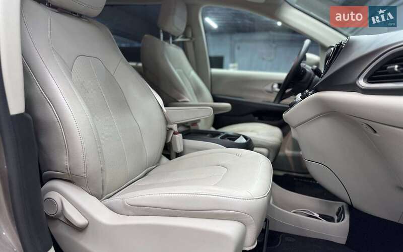 Chrysler Pacifica 2017